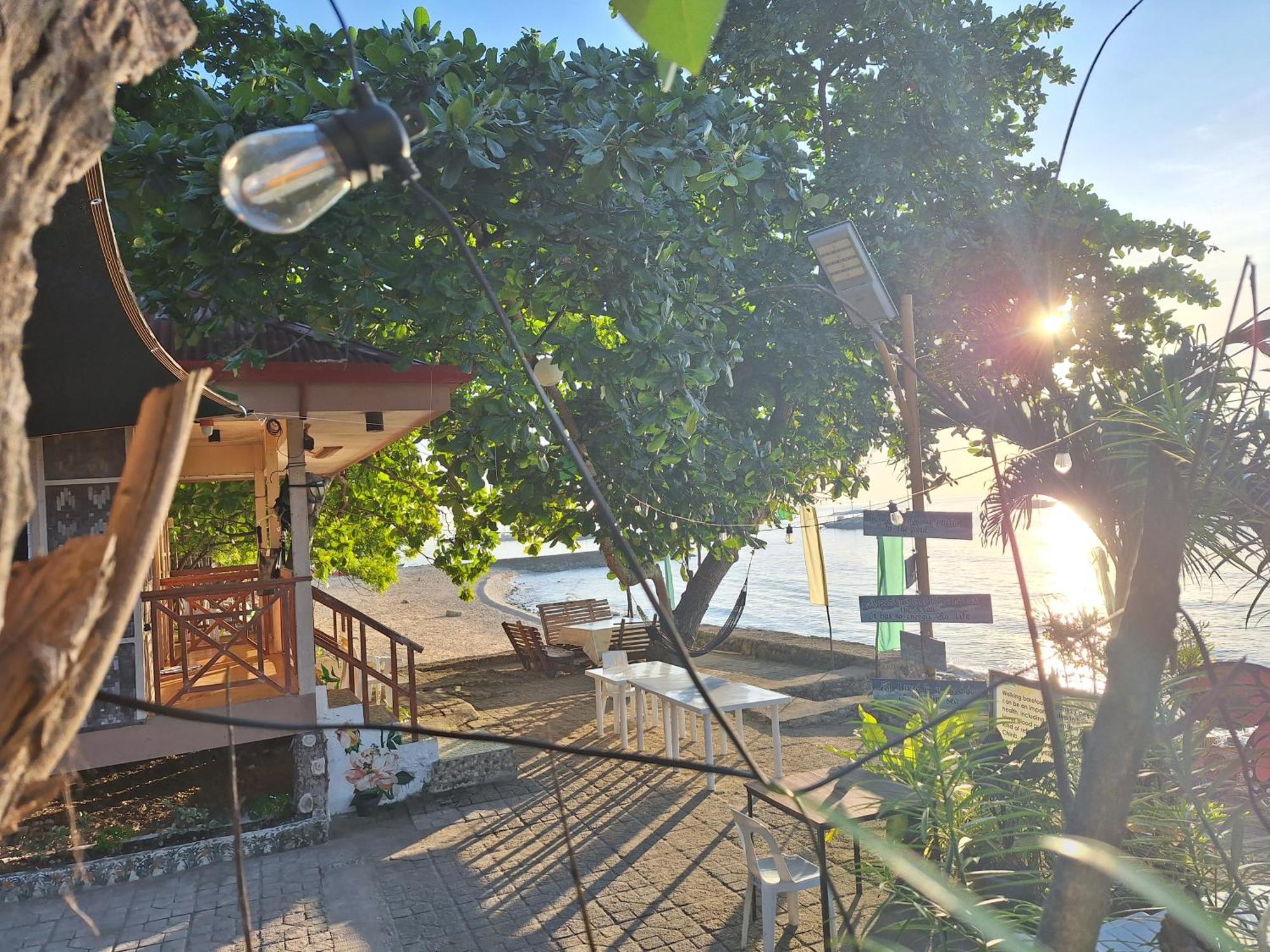 Island Front - Bangcogon Resort And Restaurant Oslob Exterior foto