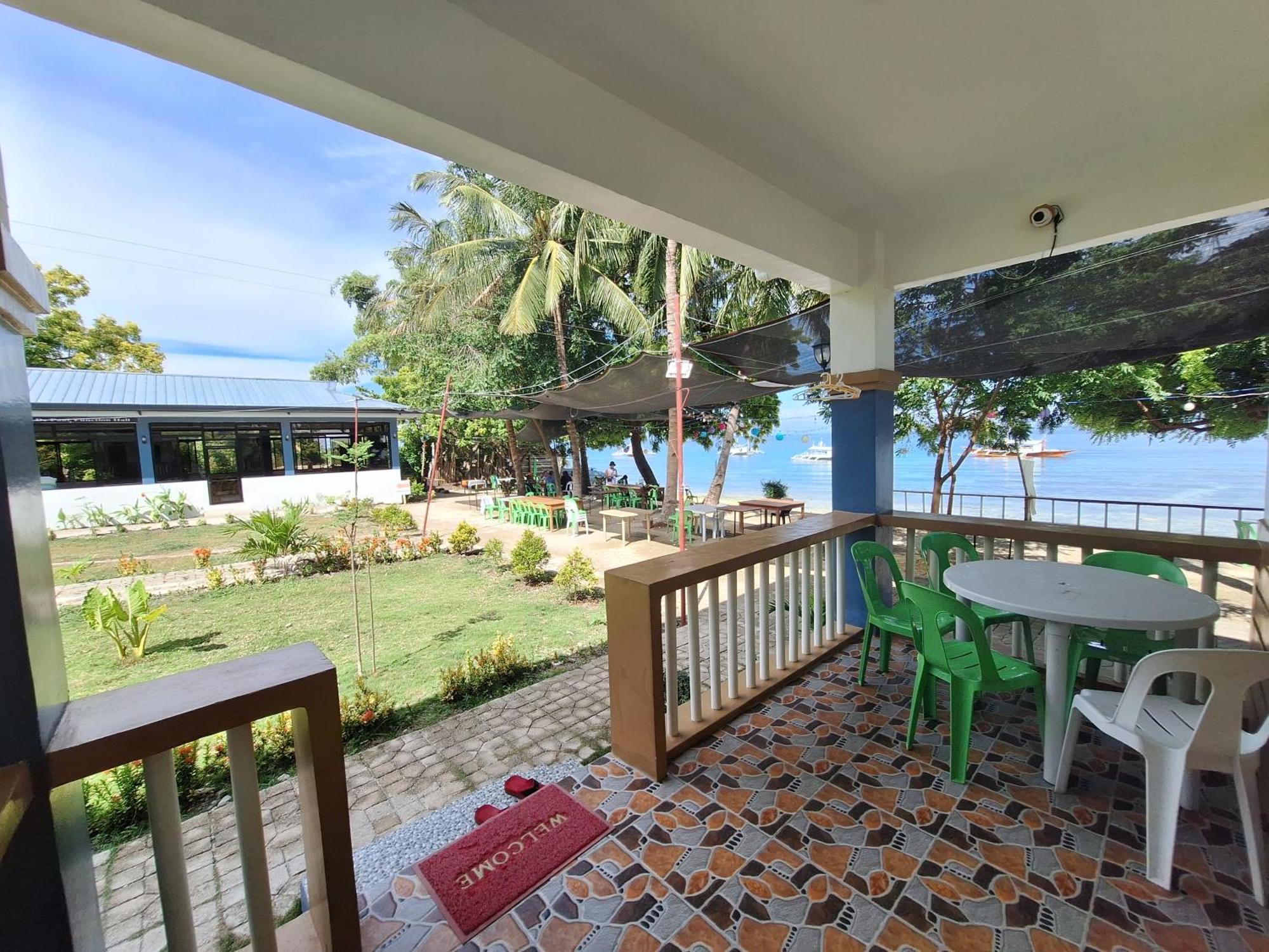 Island Front - Bangcogon Resort And Restaurant Oslob Exterior foto