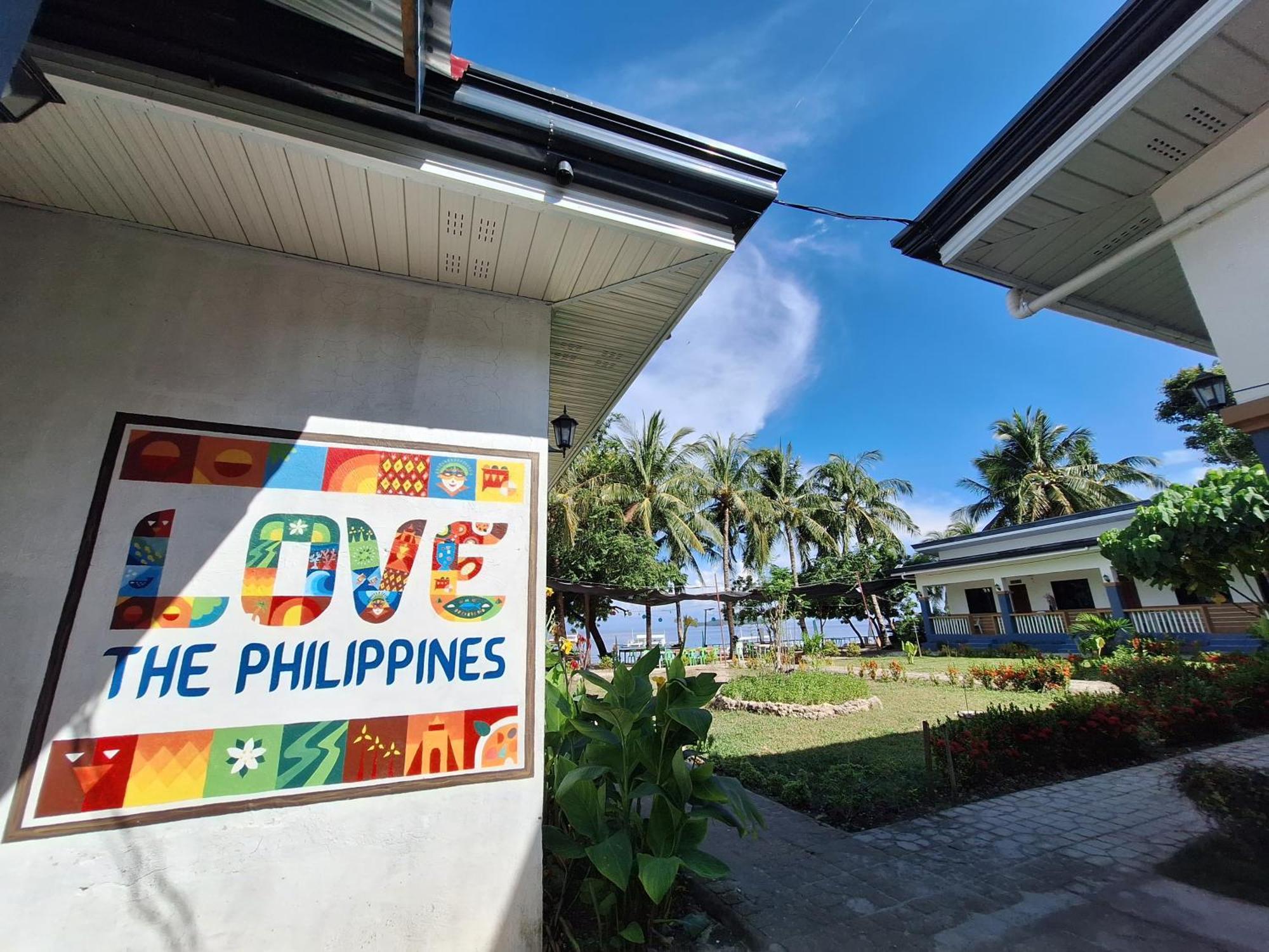 Island Front - Bangcogon Resort And Restaurant Oslob Exterior foto